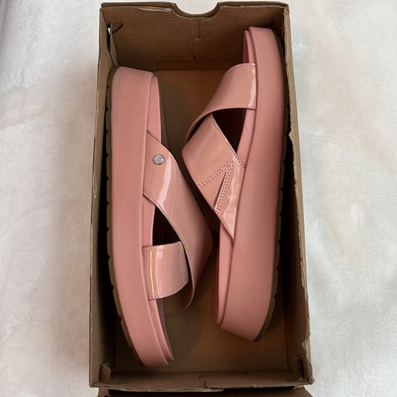 🎉HP🎉NIB Ugg Emily Sandals - Picture 10 of 17